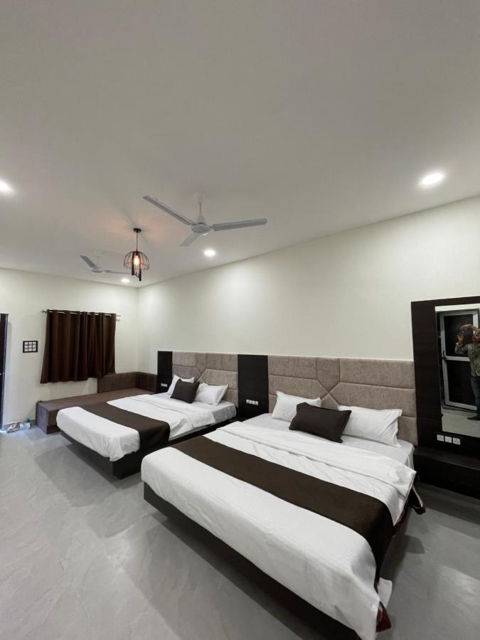 Tekri Farms And Retreat Hotel Ujjain Bagian luar foto